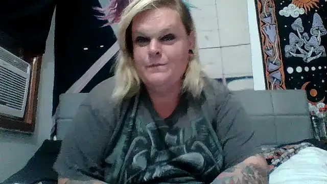 Snapshot of Trans_Girl_next_door420 chatting on 07-04-26, 01:23 Trans Girl next door420 online show from 07-04-26, 01:23