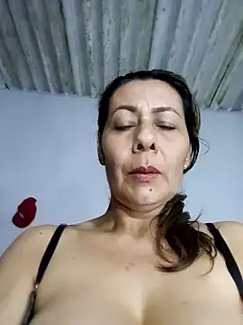 Snapshot of Mia-funny20 chatting on 12-12-24, 03:43 Mia-funny20 online show from 12-12-24, 03:43