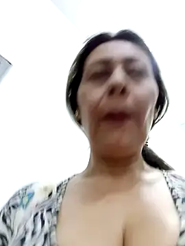 Snapshot of Mia-funny20 chatting on 12-13-24, 10:45 Mia-funny20 online show from 12-13-24, 10:45
