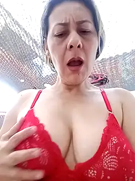 Snapshot of Mia-funny20 chatting on 12-20-24, 01:11 Mia-funny20 online show from 12-20-24, 01:11