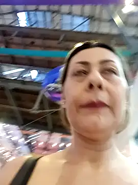 Snapshot of Mia-funny20 chatting on 02-04-25, 10:45 Mia-funny20 online show from 02-04-25, 10:45