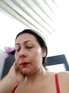 Snapshot of Mia-funny20 chatting on 02-20-25, 01:51 Mia-funny20 online show from 02-20-25, 01:51