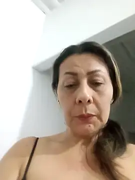 Snapshot of Mia-funny20 chatting on 02-23-25, 01:13 Mia-funny20 online show from 02-23-25, 01:13