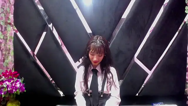 Aurora 18 online show from 03-06-25, 12:21