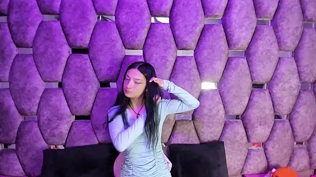 Aurora 18 online show from 10-06-25, 02:25