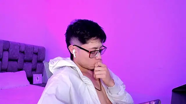 Snapshot of MarcusCollinss_ chatting on 12-11-24, 04:20 MarcusCollinss online show from 12-11-24, 04:20