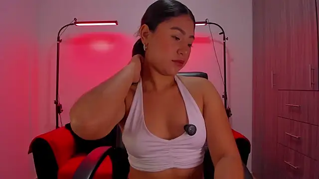 Snapshot of cloy_baby__ chatting on 05-19-26, 10:21 cloy baby online show from 05-19-26, 10:21