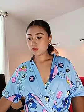 Snapshot of cloy_baby__ chatting on 05-22-26, 11:27 cloy baby online show from 05-22-26, 11:27