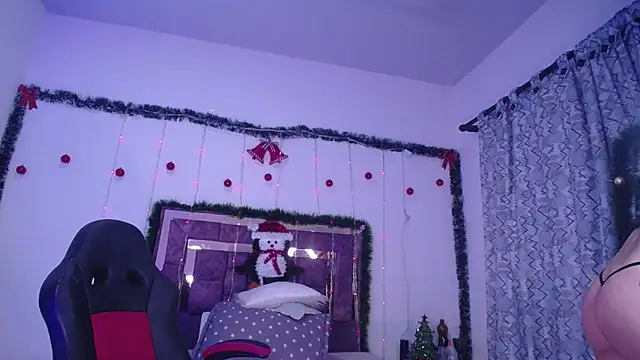 alejandrafitt online show from 12-16-25, 04:06