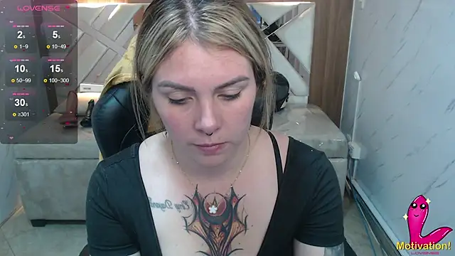 Snapshot of Paula_b_ chatting on 06-03-26, 01:03 Paula b online show from 06-03-26, 01:03