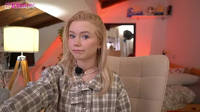 LexieLoree online show from 02-07-26, 04:05