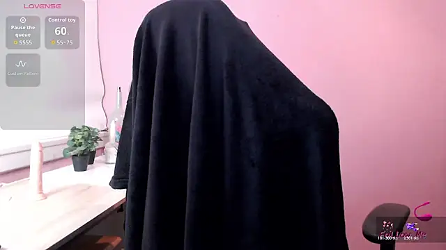 Snapshot of Nova_mea chatting on 02-26-26, 06:40 Nova mea online show from 02-26-26, 06:40