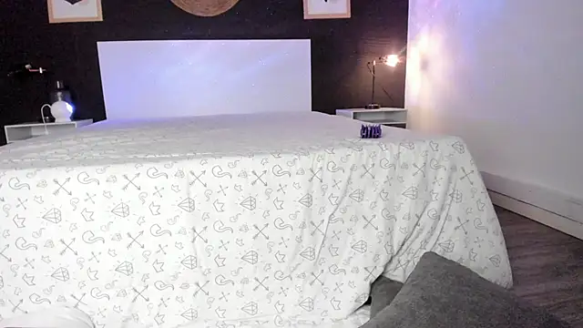 VioletPaket online show from 01-27-25, 08:39