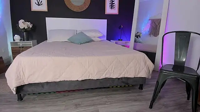 VioletPaket online show from 02-09-26, 11:36