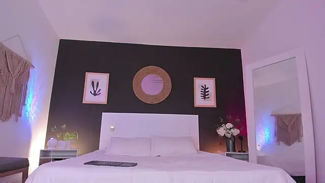 VioletPaket online show from 07-11-26, 01:14