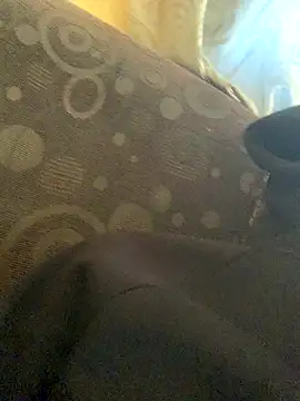 Snapshot of DManL chatting on 11-19-25, 04:12 DManL online show from 11-19-25, 04:12