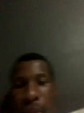 Snapshot of DManL chatting on 11-22-25, 04:28 DManL online show from 11-22-25, 04:28