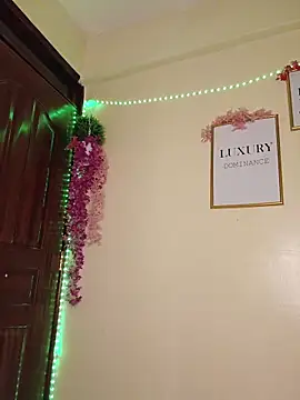 Lucyy1 online show from 04-04-26, 10:07