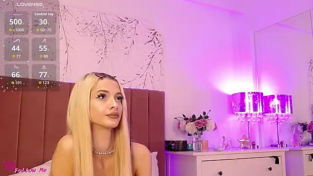 PinkySparks online show from 11-15-25, 06:48