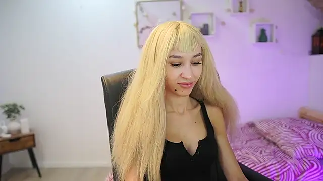 Amai  Liu online show from 11-24-25, 07:13