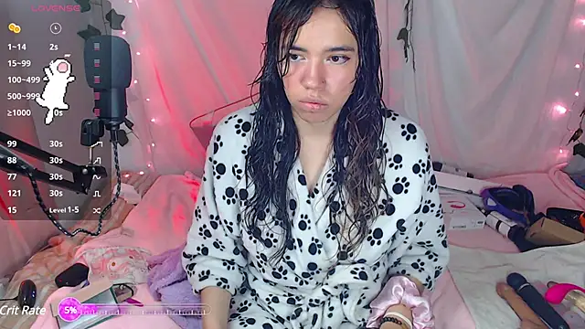 Snapshot of sophie_north chatting on 02-06-25, 02:48 sophie north online show from 02-06-25, 02:48