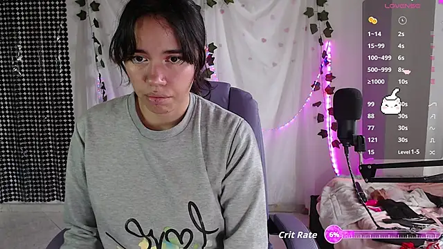 Snapshot of sophie_north chatting on 09-20-25, 08:21 sophie north online show from 09-20-25, 08:21