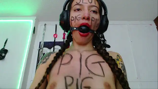 Eloise-brown online show from 01-24-25, 12:42