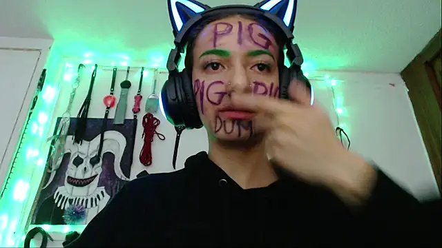 Eloise-brown online show from 03-14-25, 11:32