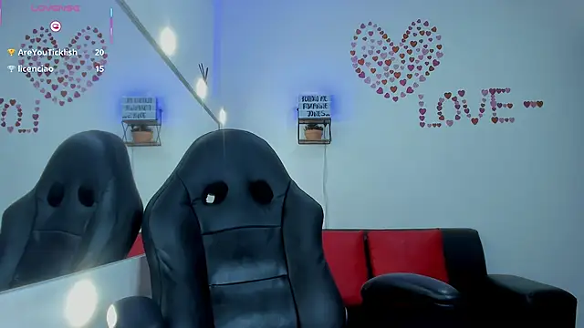 Snapshot of roxanne_jones1 chatting on 03-22-25, 10:48 roxanne jones1 online show from 03-22-25, 10:48
