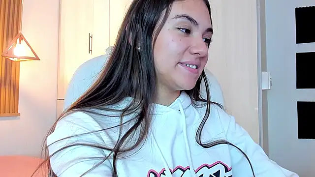 Snapshot of mia_nevaeh chatting on 01-30-25, 07:59 mia nevaeh online show from 01-30-25, 07:59