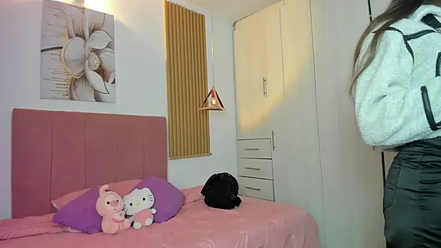 Snapshot of mia_nevaeh chatting on 09-16-25, 08:10 mia nevaeh online show from 09-16-25, 08:10