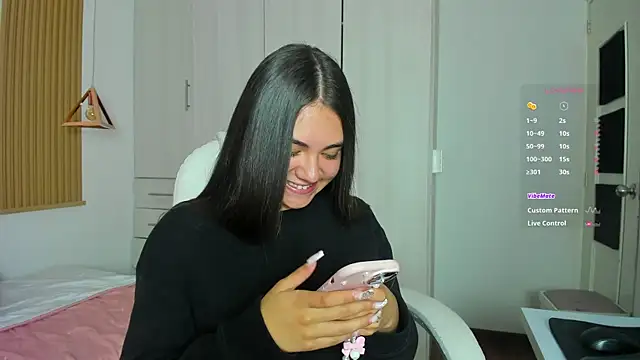 Snapshot of mia_nevaeh chatting on 10-12-25, 08:08 mia nevaeh online show from 10-12-25, 08:08