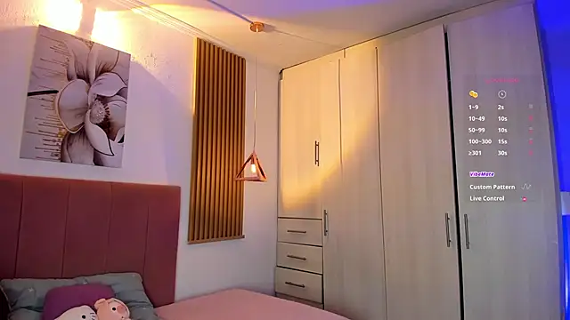 Snapshot of mia_nevaeh chatting on 11-24-25, 09:14 mia nevaeh online show from 11-24-25, 09:14