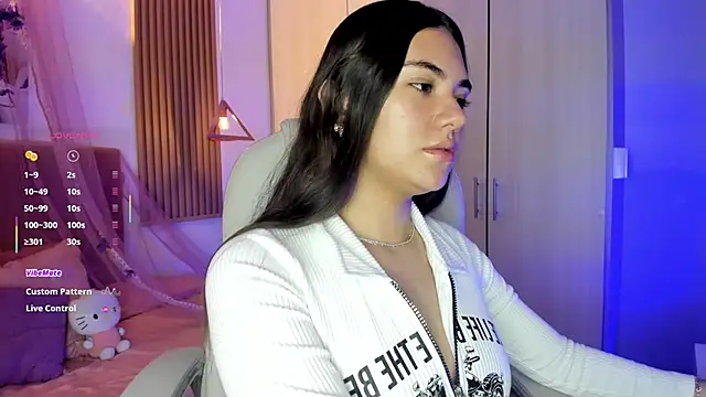 Snapshot of mia_nevaeh chatting on 02-21-26, 08:21 mia nevaeh online show from 02-21-26, 08:21