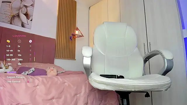 mia nevaeh online show from 04-01-26, 03:40