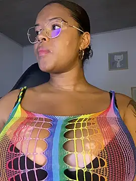 Snapshot of antonella_19x chatting on 12-20-24, 06:19 antonella 19x online show from 12-20-24, 06:19