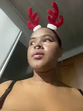 Snapshot of antonella_19x chatting on 12-23-24, 03:29 antonella 19x online show from 12-23-24, 03:29