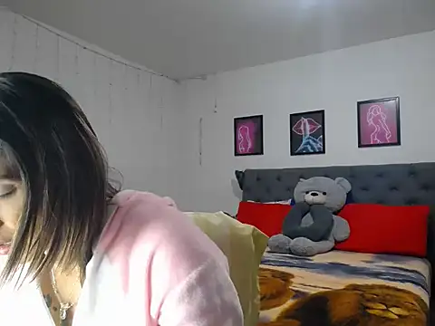 Corina hot online show from 04-13-26, 12:49