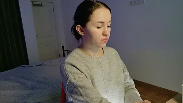 Snapshot of VioletCatt chatting on 11-26-25, 06:36 VioletCatt online show from 11-26-25, 06:36