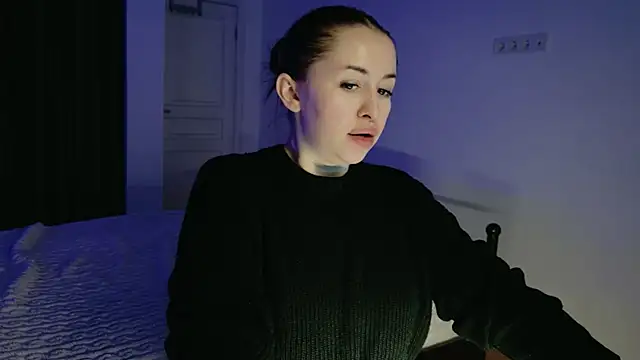 Snapshot of VioletCatt chatting on 11-28-25, 06:49 VioletCatt online show from 11-28-25, 06:49