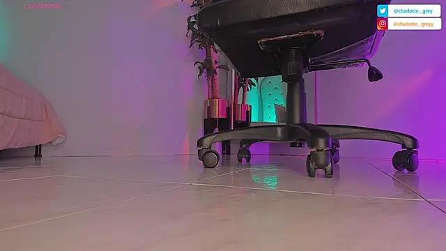 charlotte  grey online show from 09-20-25, 08:21