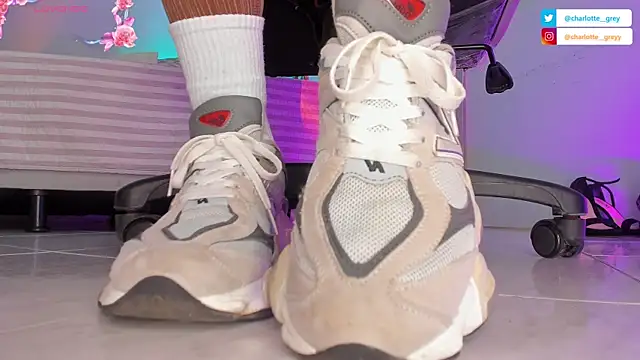 charlotte  grey online show from 10-11-25, 08:29