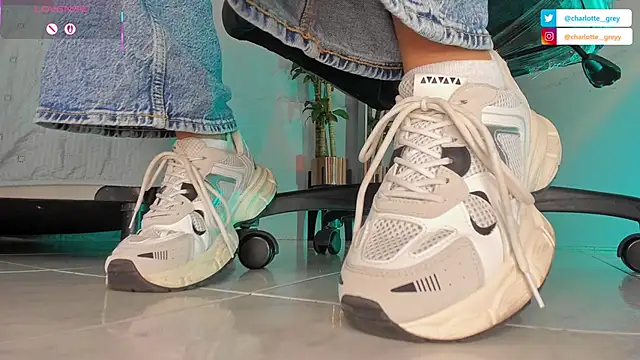 charlotte  grey online show from 10-15-25, 08:20