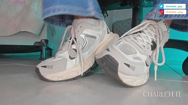 charlotte  grey online show from 11-01-25, 07:49