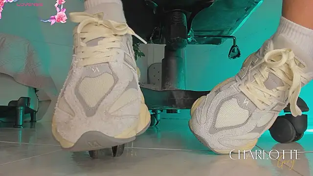 charlotte  grey online show from 02-27-26, 08:09