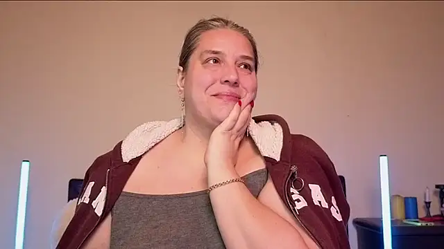 Snapshot of Niter chatting on 11-27-25, 09:39 Niter online show from 11-27-25, 09:39