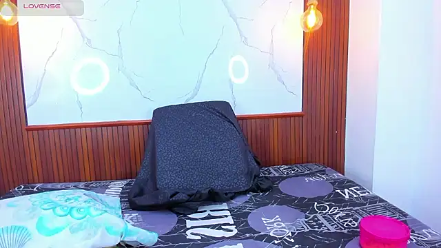 Mia thompson 19 online show from 03-24-26, 06:57