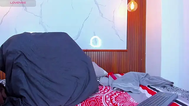 Mia thompson 19 online show from 04-02-26, 07:11