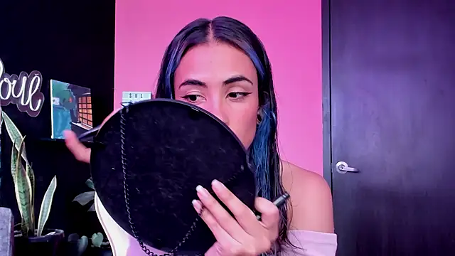 Juanadearco5 online show from 11-20-25, 04:07