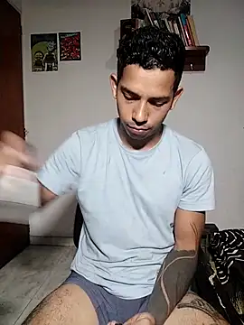 Snapshot of chero_95 chatting on 10-24-25, 10:28 chero 95 online show from 10-24-25, 10:28